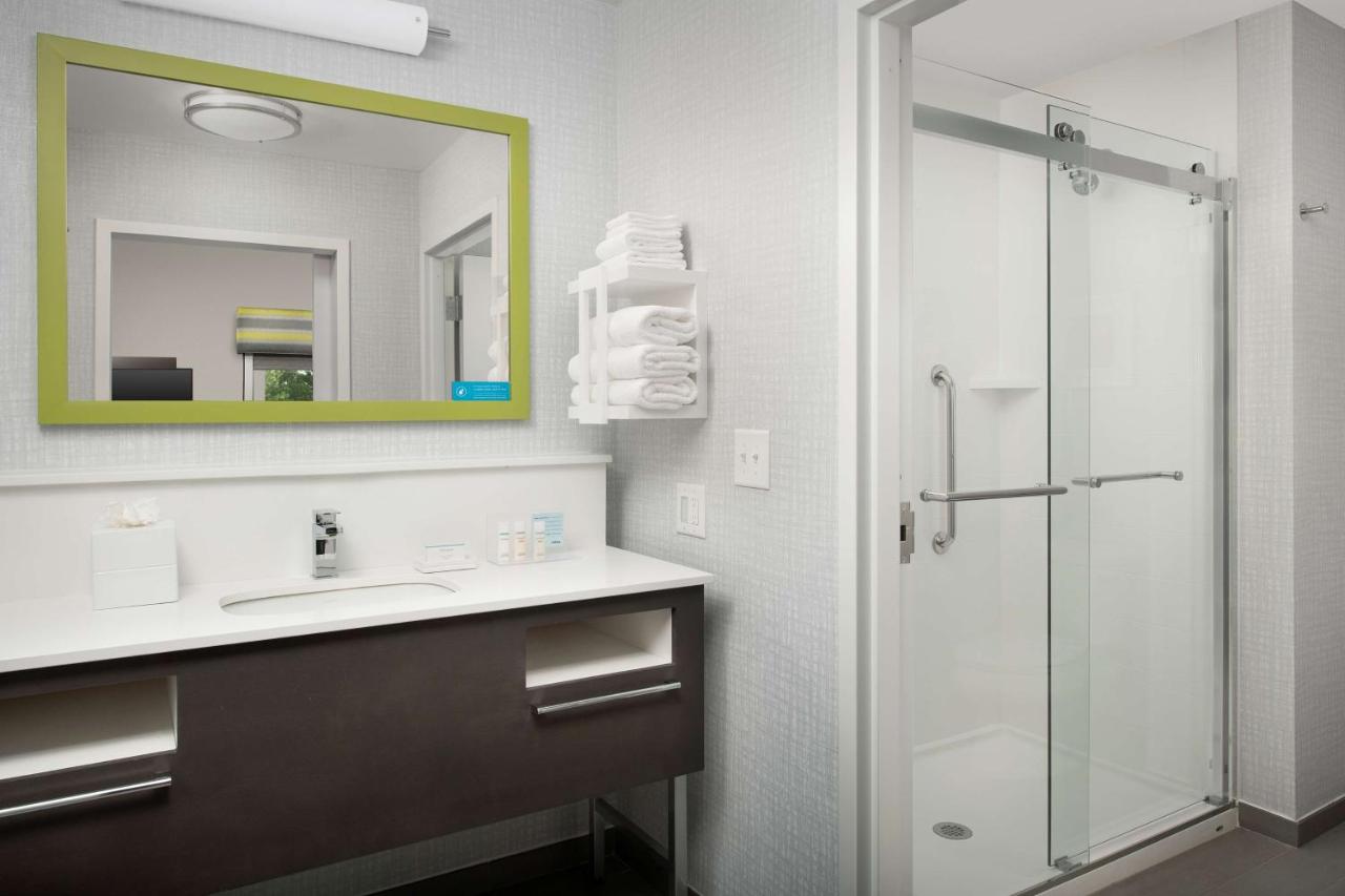 King Studio Suite - Hearing Accessible/Non-Smoking at Hampton Inn & Suites Charlotte Airport Lake Pointe