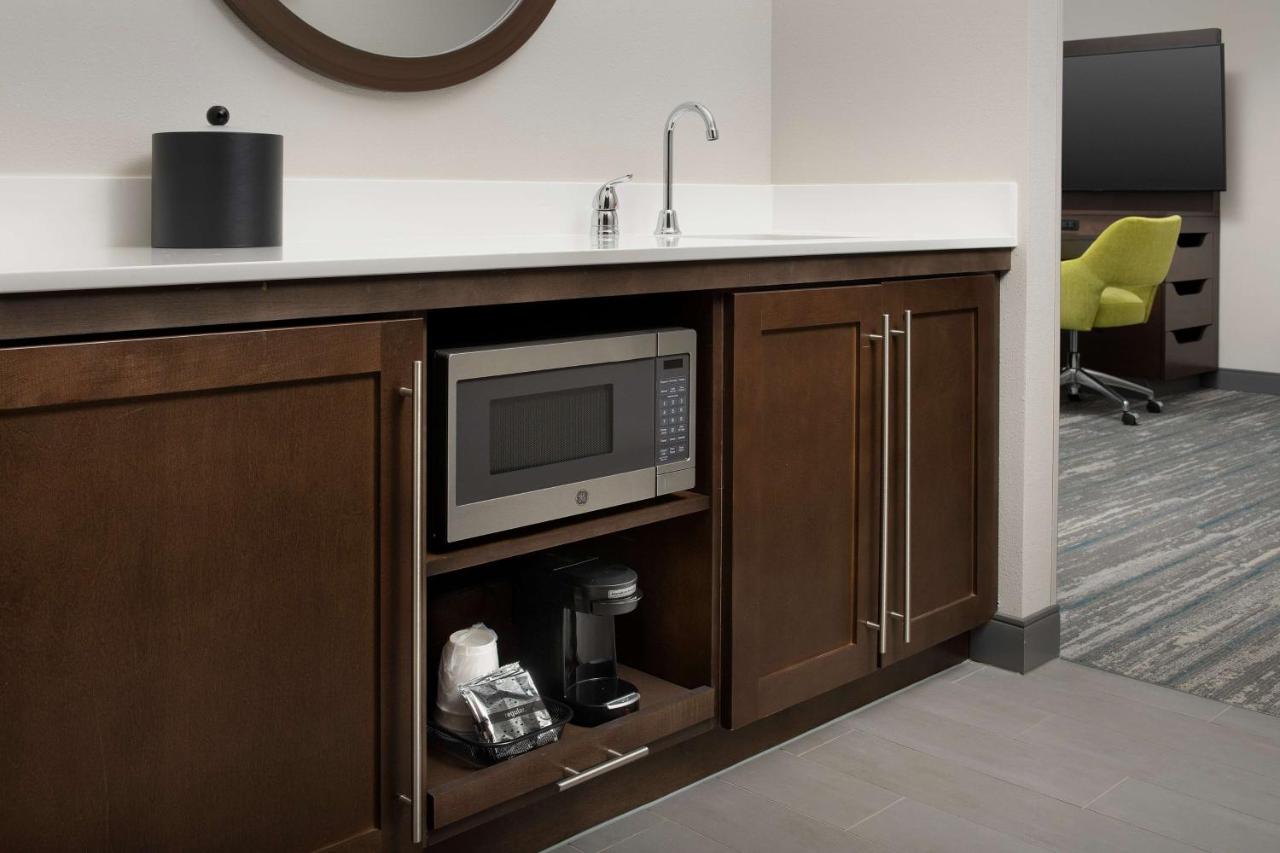 King Studio Suite - Hearing Accessible/Non-Smoking at Hampton Inn & Suites Charlotte Airport Lake Pointe