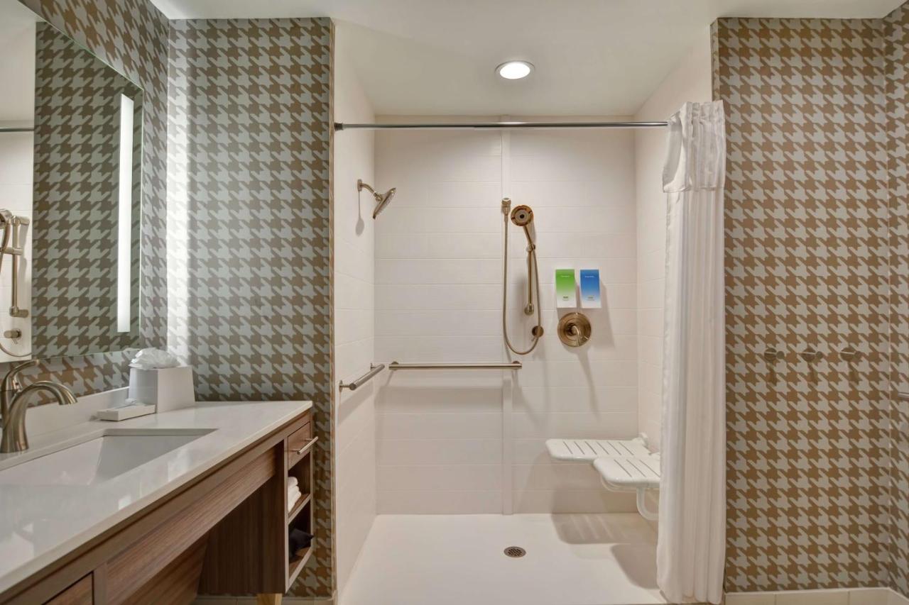 King Studio with Roll-In Shower - Mobility Accessible/Non-Smoking at Home2 Suites by Hilton Charlotte Piper Glen