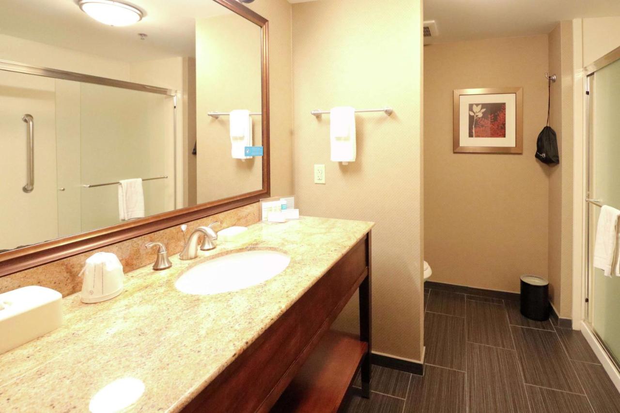 King Room at Hampton Inn Columbus-South