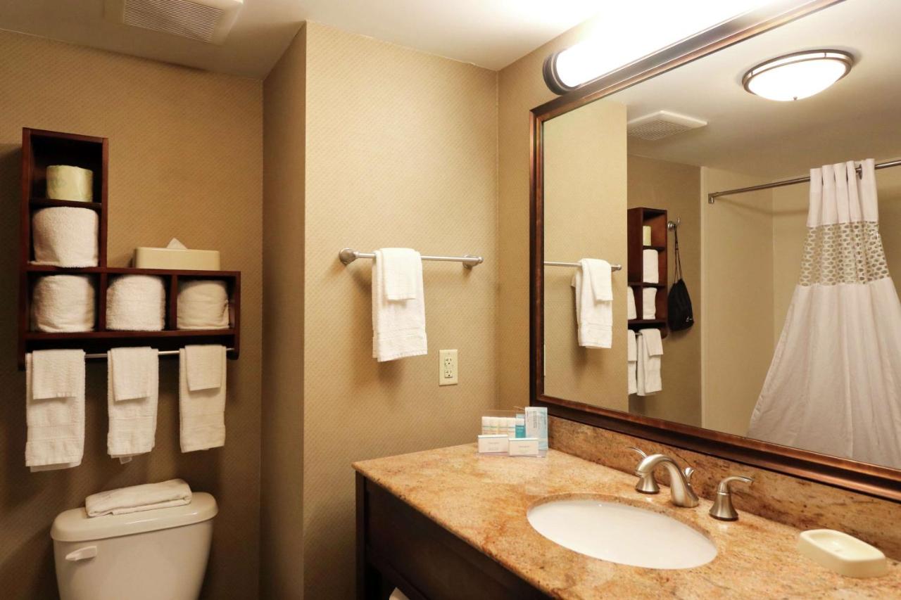 King Room - Hearing Accessible at Hampton Inn Columbus-South