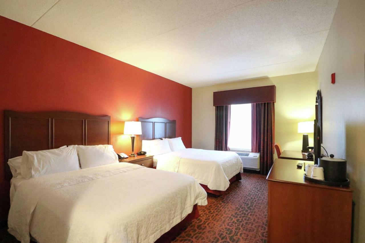 Queen Room with Two Queen Beds at Hampton Inn Columbus-South