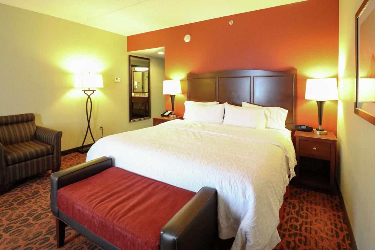 King Room at Hampton Inn Columbus-South