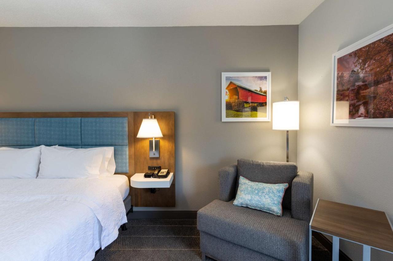 King Room - Disability Access/Non-Smoking with Tub at Hampton Inn Christiansburg/Blacksburg