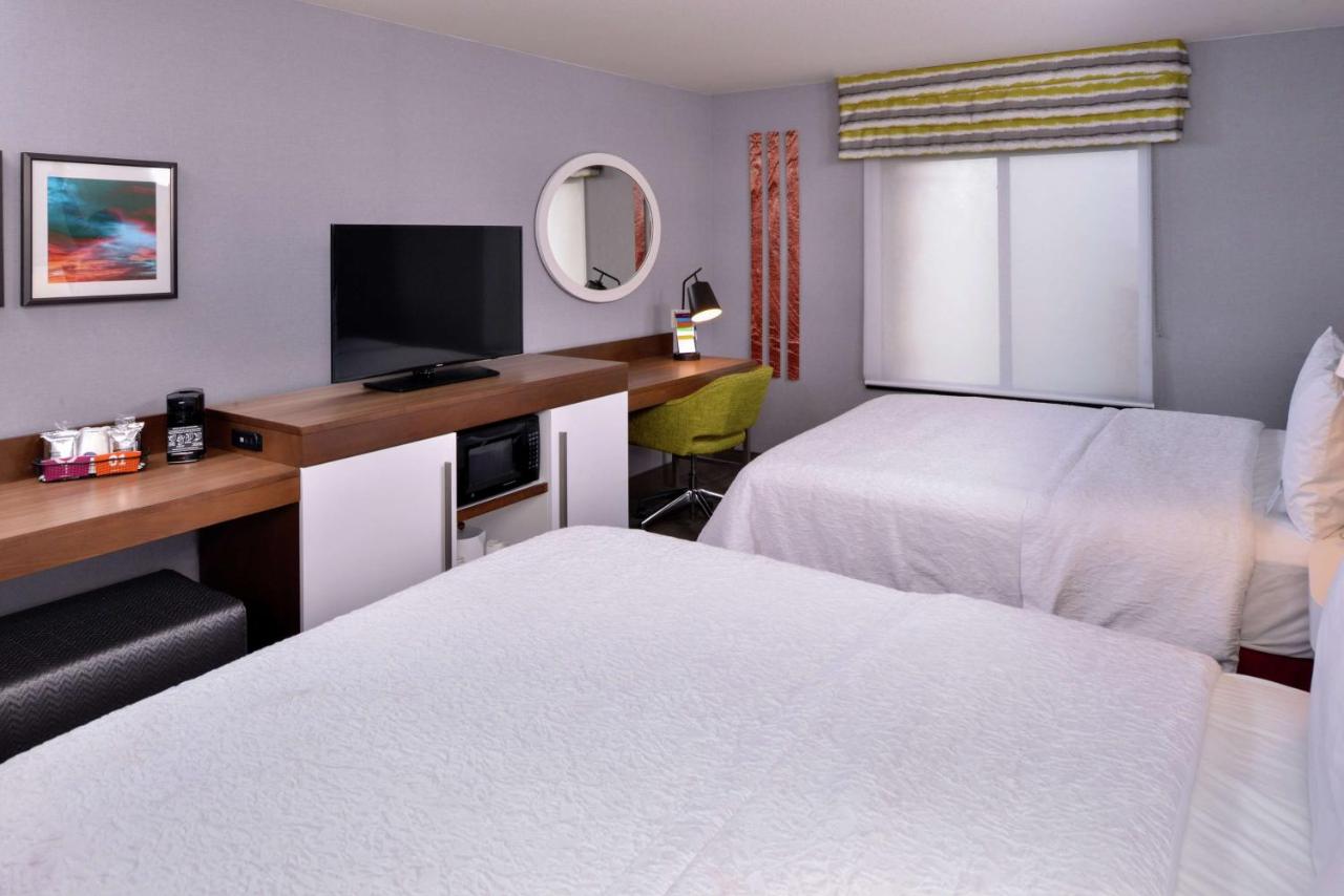 Queen Room - Non-Smoking at Hampton Inn & Suites Carson City