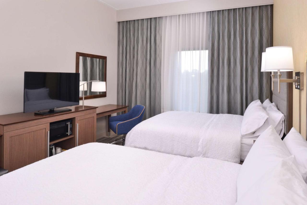 Queen Room with Two Queen Beds - Non-Smoking at Hampton Inn & Suites Cincinnati-Mason