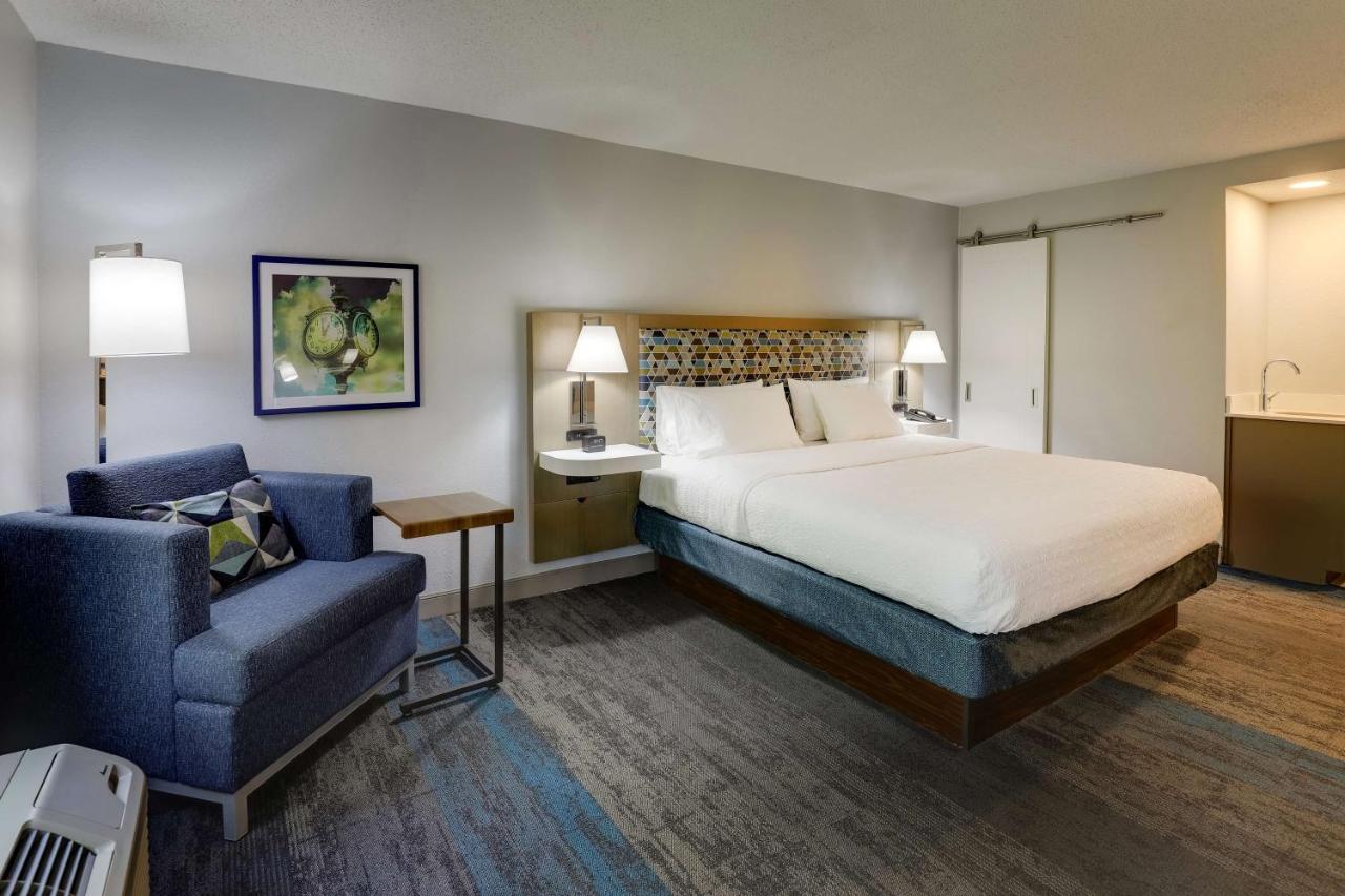 Deluxe King Room with Walk-In Shower - Non-Smoking at Hampton Inn Cumming