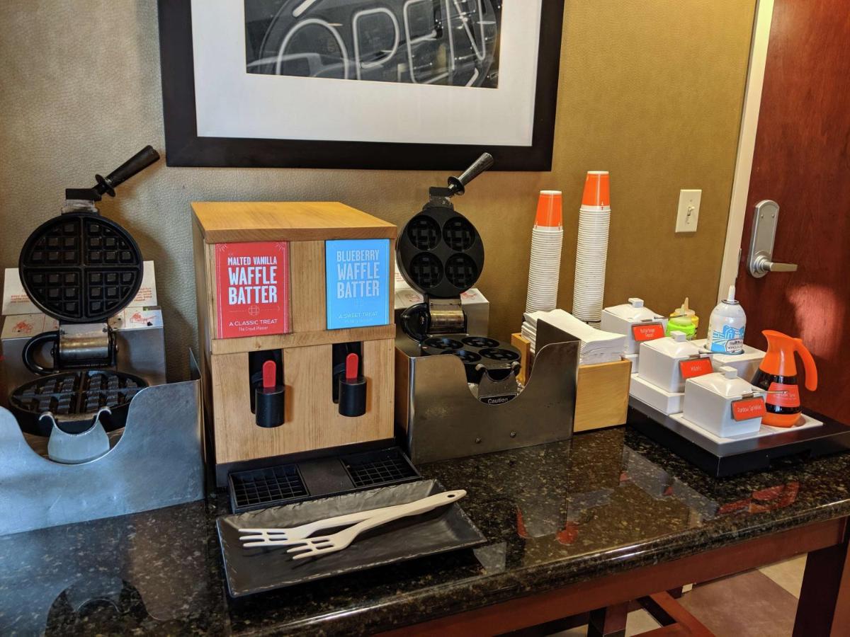 | Hampton Inn & Suites Cincinnati-Union Centre