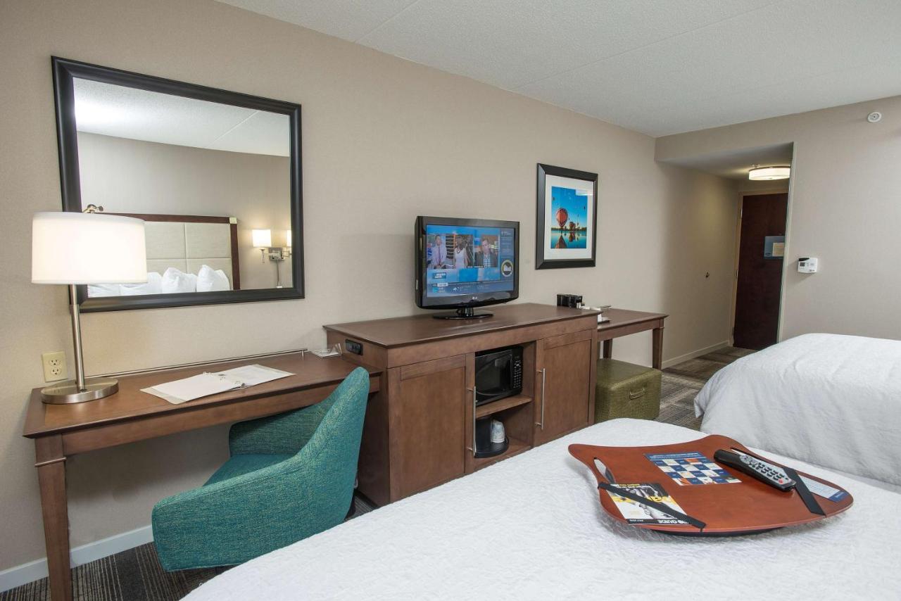 | Hampton Inn & Suites Cincinnati-Union Centre