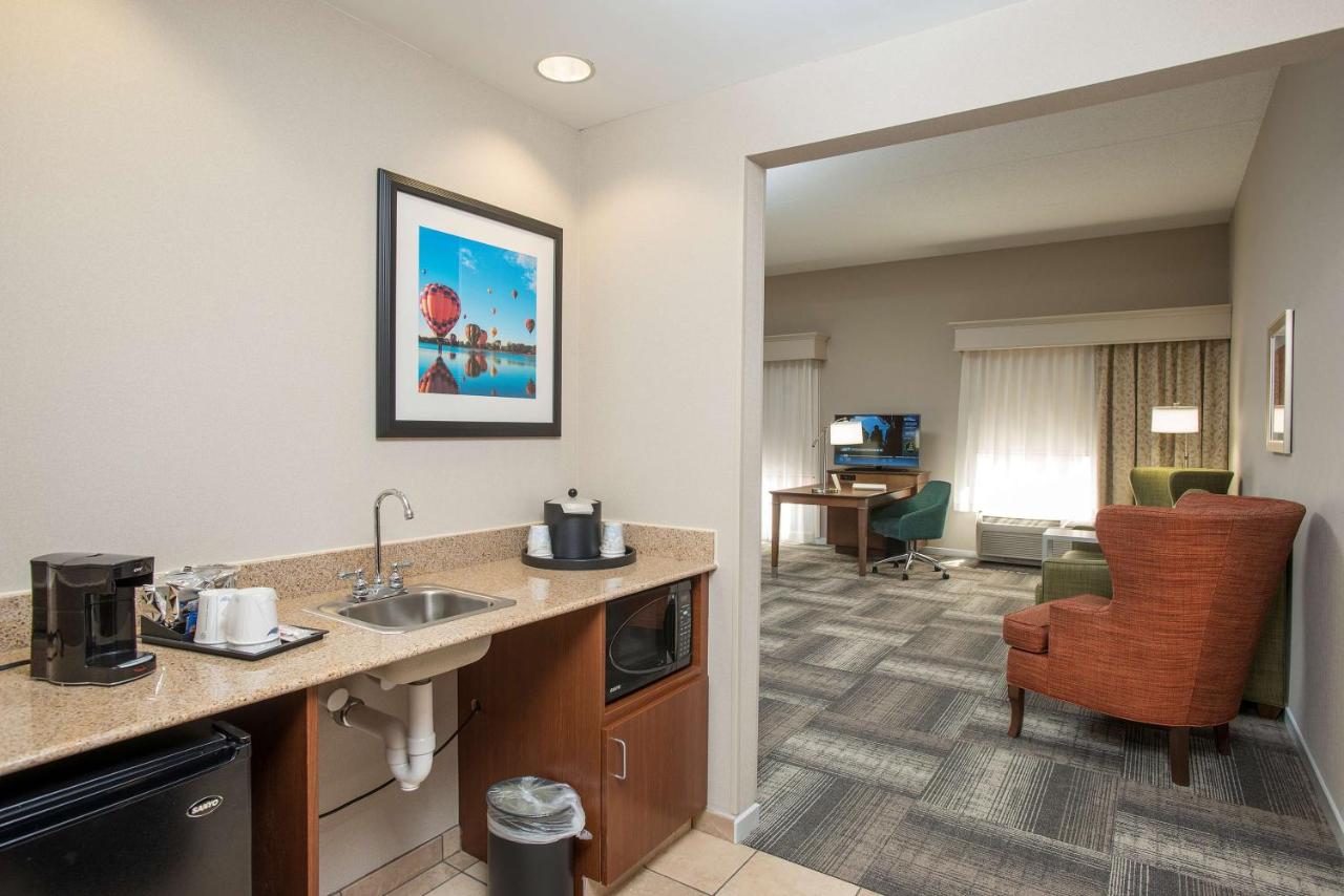 | Hampton Inn & Suites Cincinnati-Union Centre