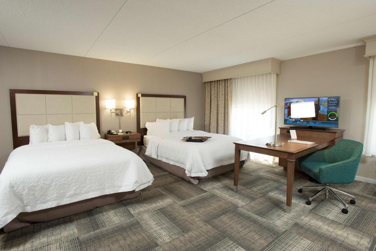 | Hampton Inn & Suites Cincinnati-Union Centre