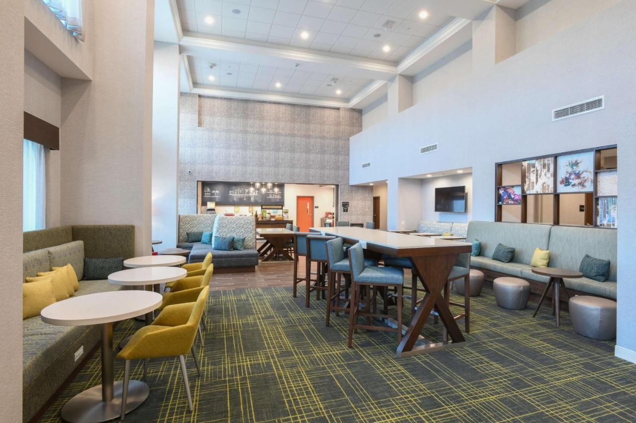 | Hampton Inn & Suites Cincinnati Liberty Township