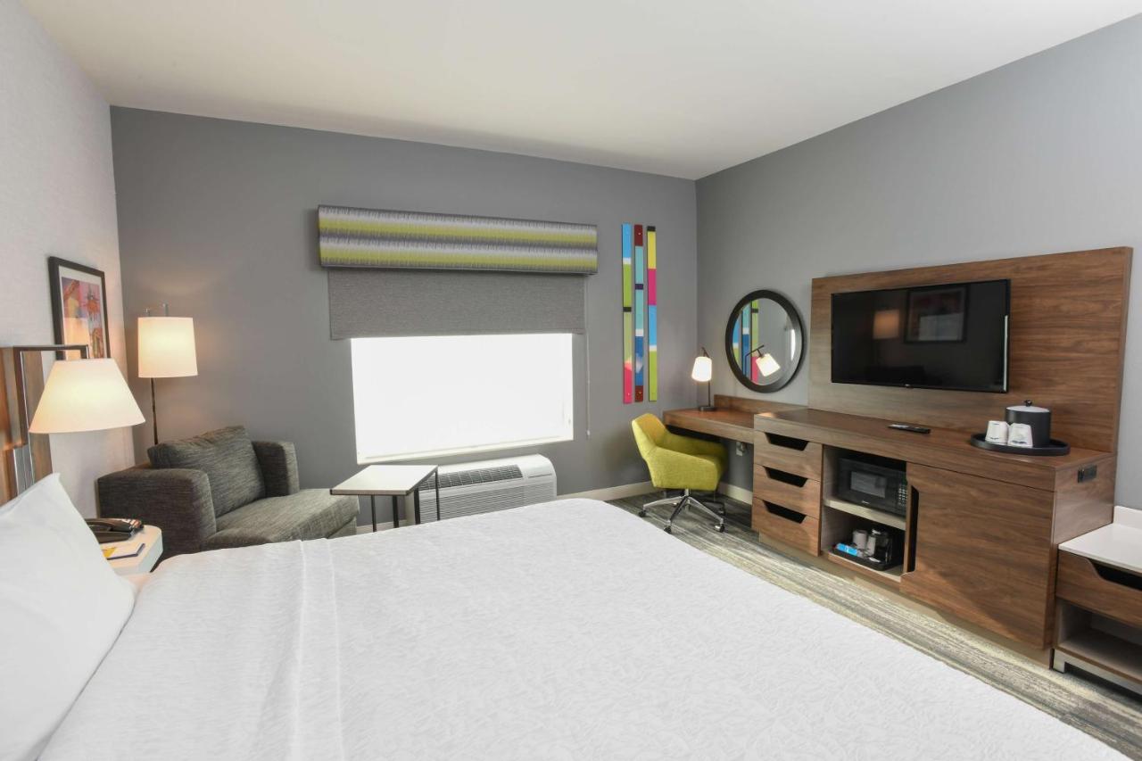 | Hampton Inn & Suites Cincinnati Liberty Township