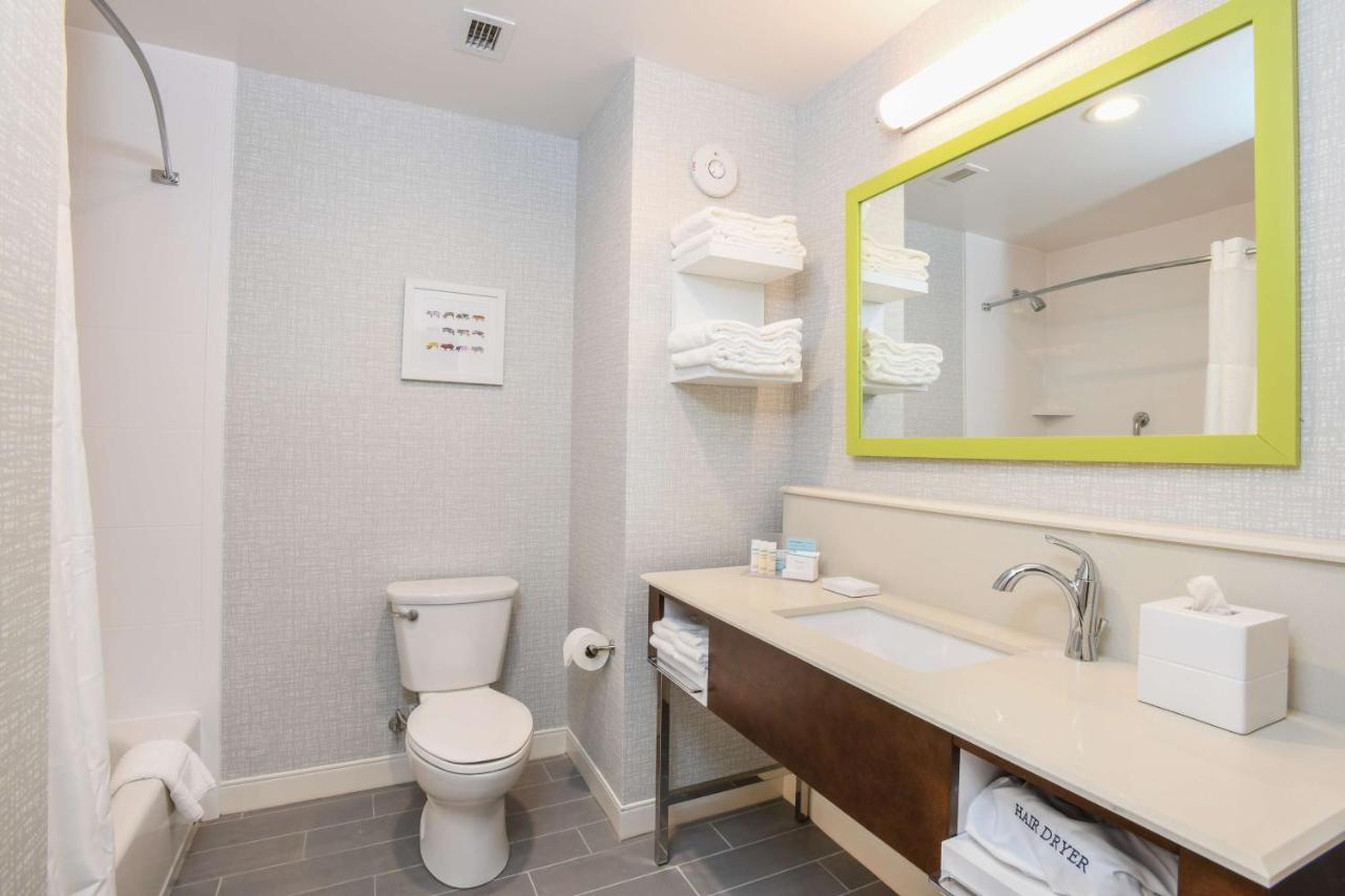 | Hampton Inn & Suites Cincinnati Liberty Township