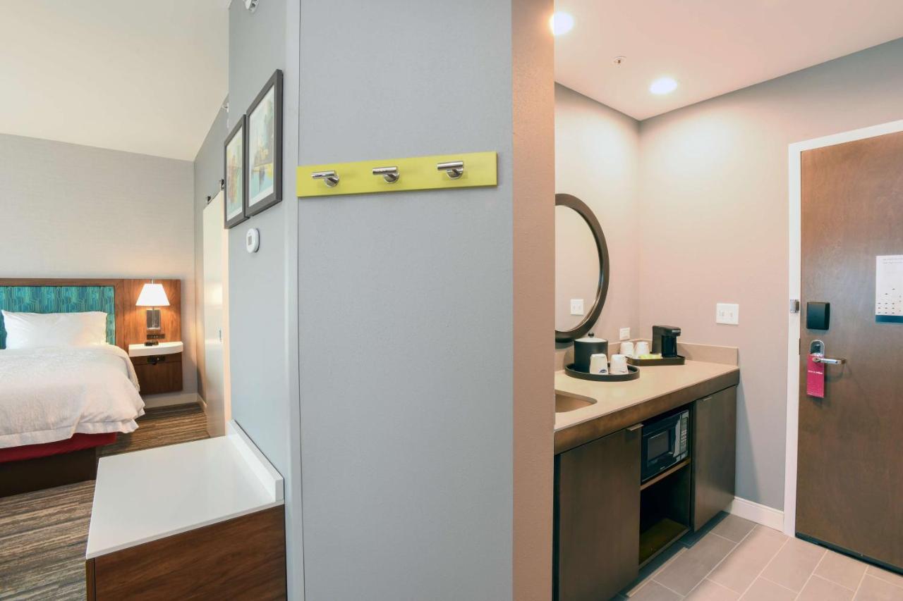 | Hampton Inn & Suites Cincinnati Liberty Township