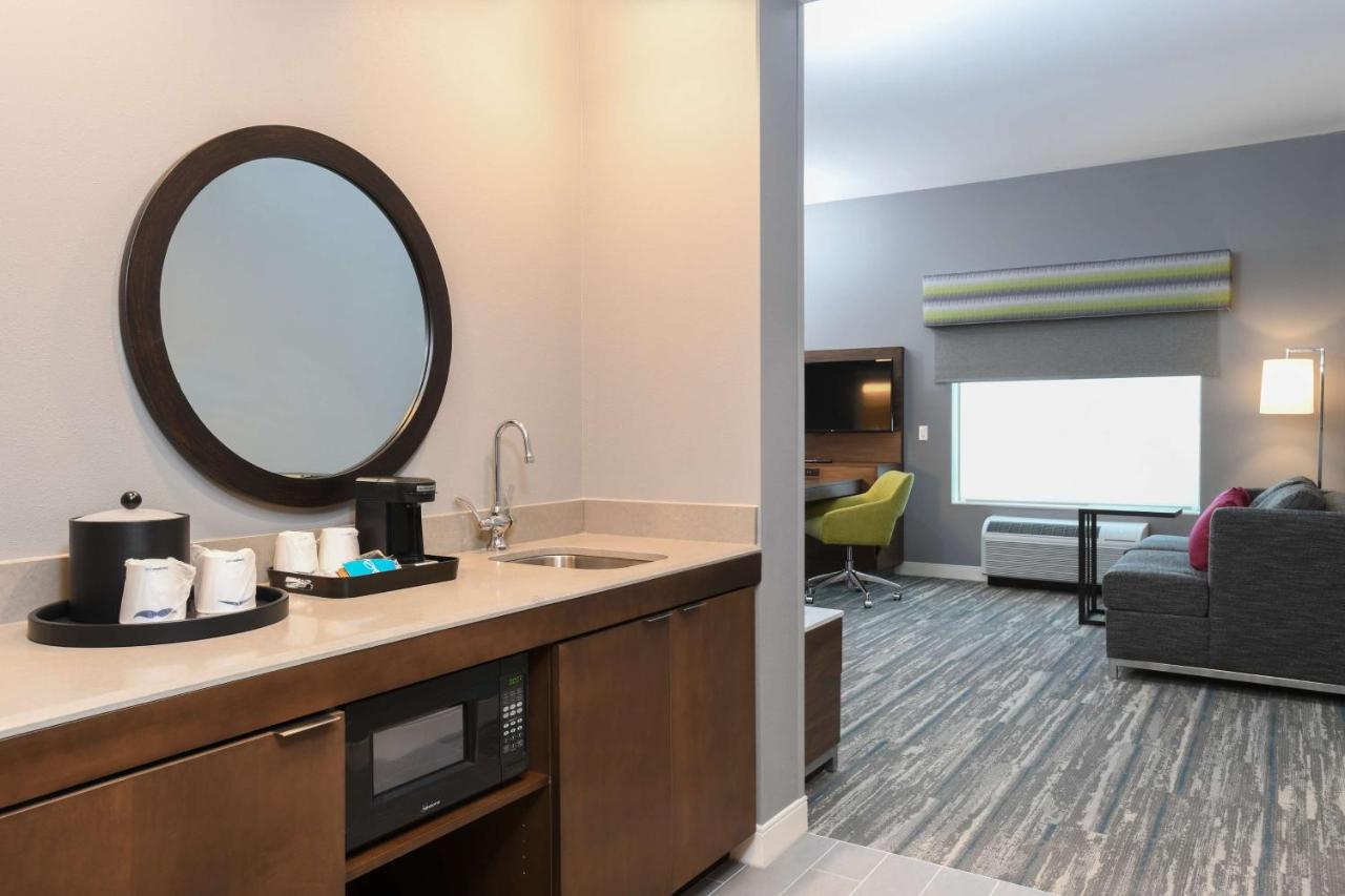 | Hampton Inn & Suites Cincinnati Liberty Township