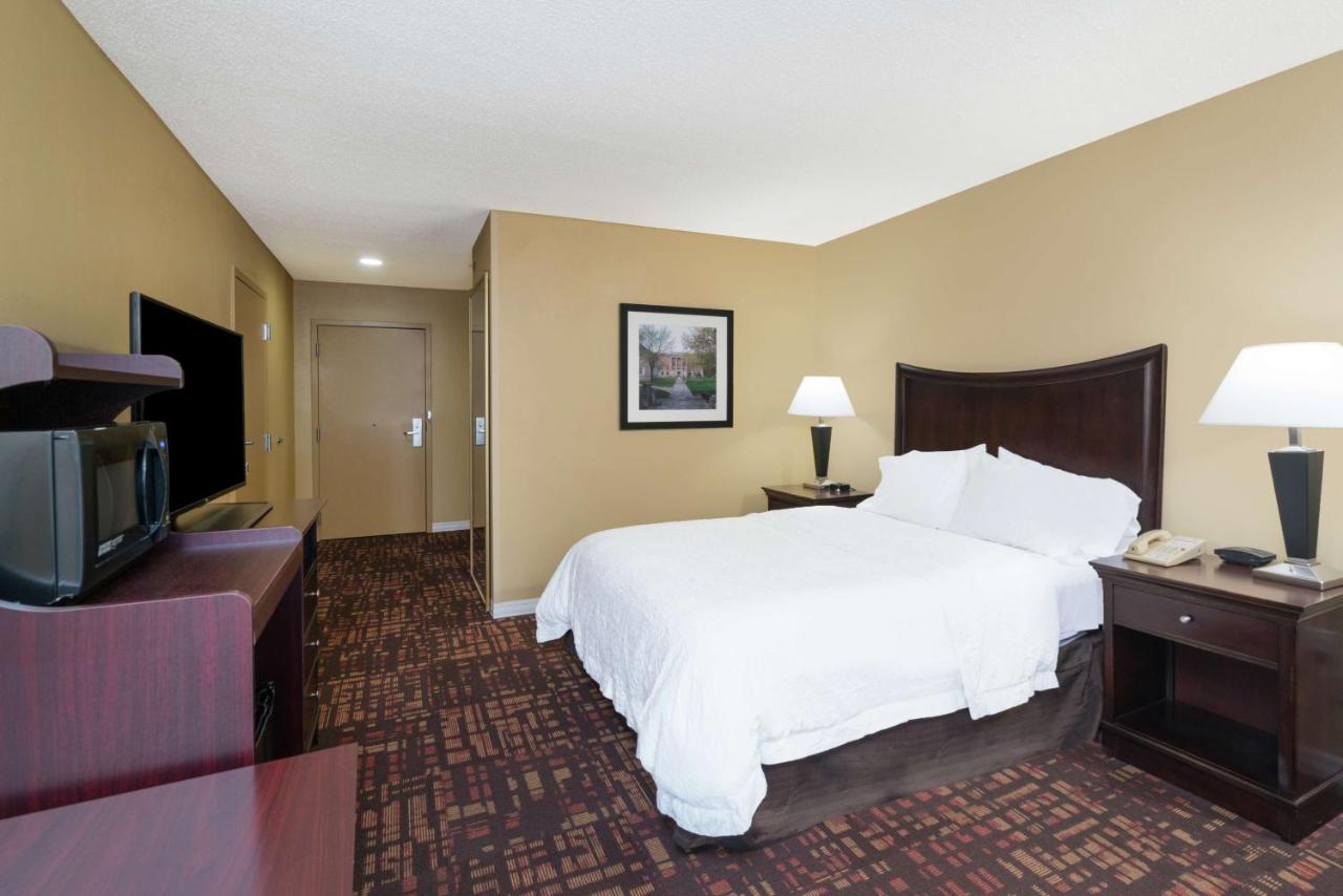 Queen Room with Bath Tub - Mobility Access/Non-Smoking at Hampton Inn Corydon