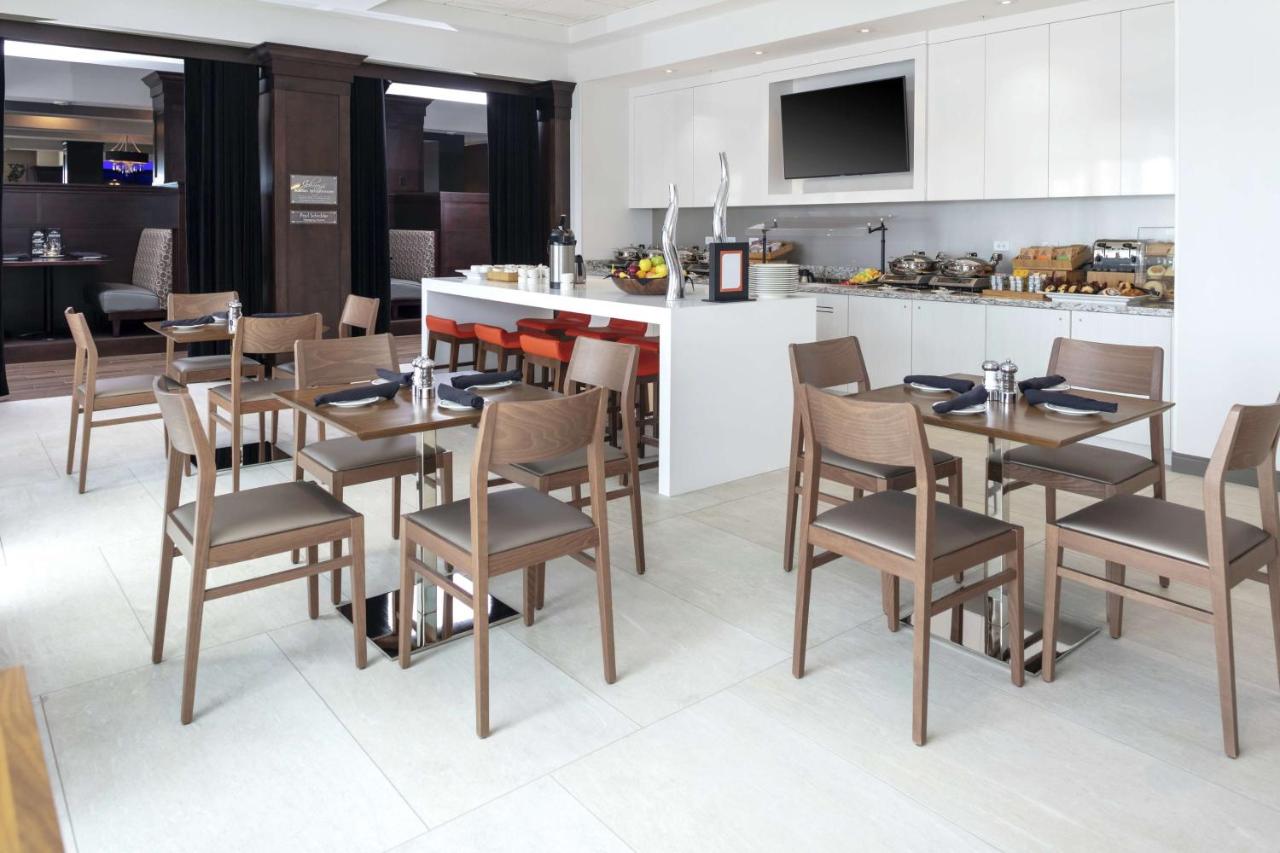 | Hilton Garden Inn Denver/Thornton