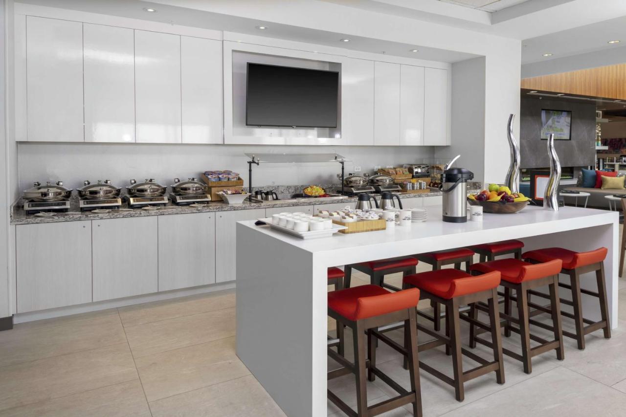 | Hilton Garden Inn Denver/Thornton