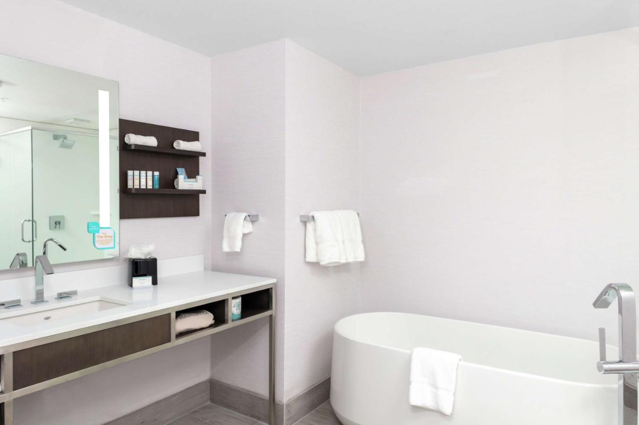 | Hilton Garden Inn Denver/Thornton