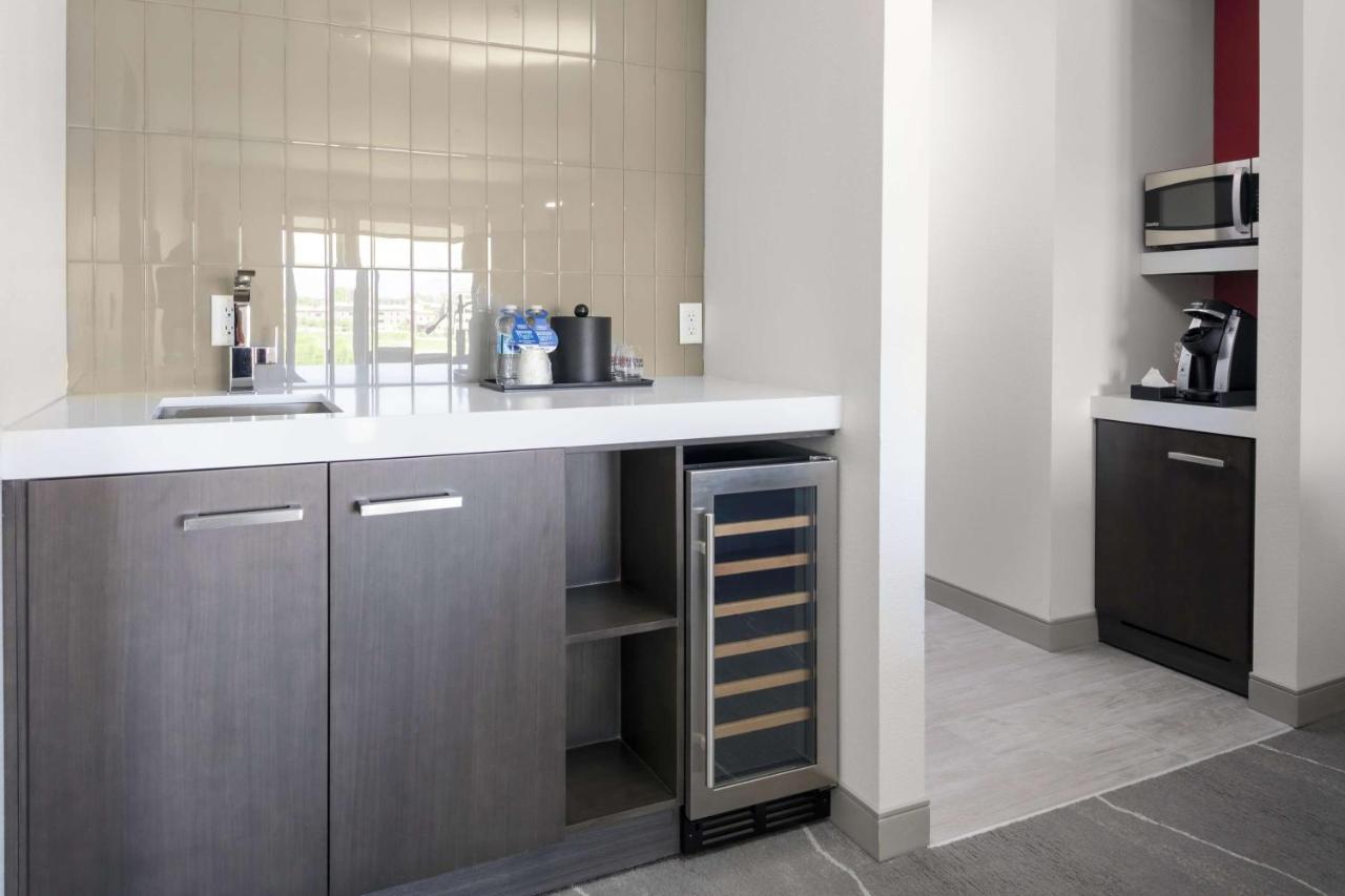 | Hilton Garden Inn Denver/Thornton