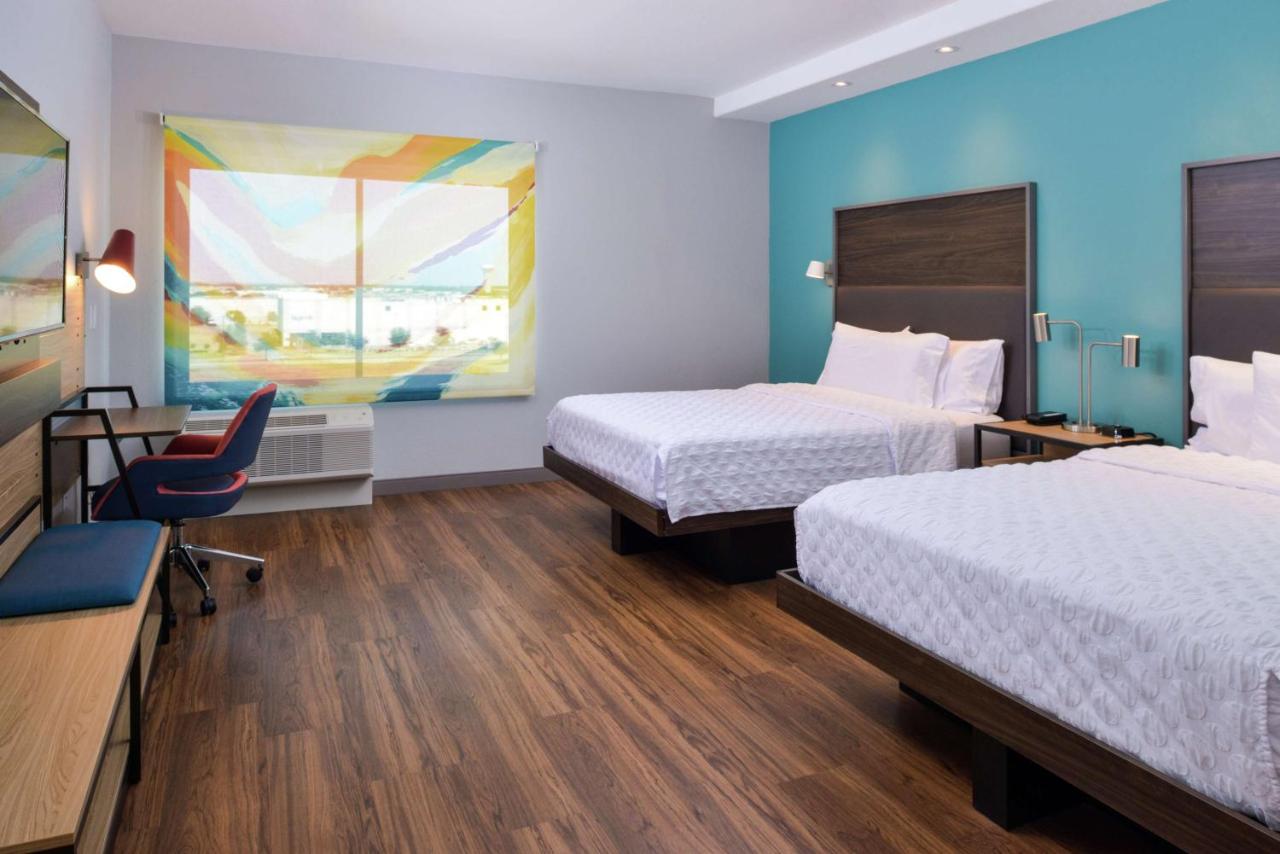 Queen Room with Two Queen Beds with Bath Tub - Mobility Accessible at Tru by Hilton Coppell DFW Airport North