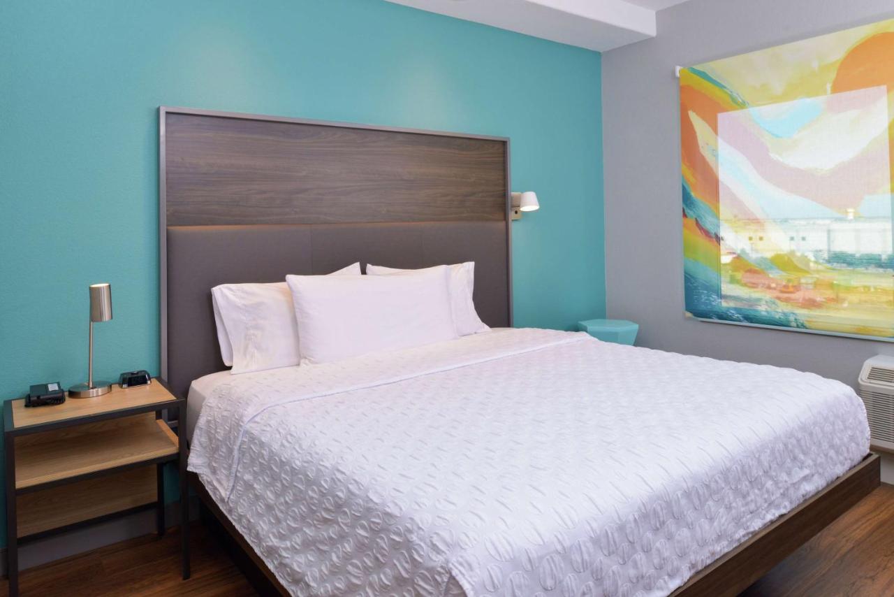 King Room - Hearing Accessible at Tru by Hilton Coppell DFW Airport North