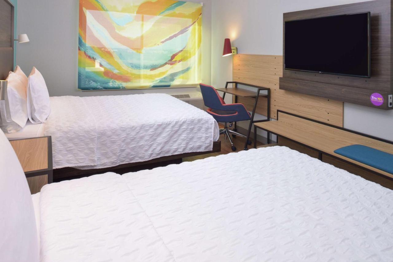 Queen Room with Two Queen Beds at Tru by Hilton Coppell DFW Airport North