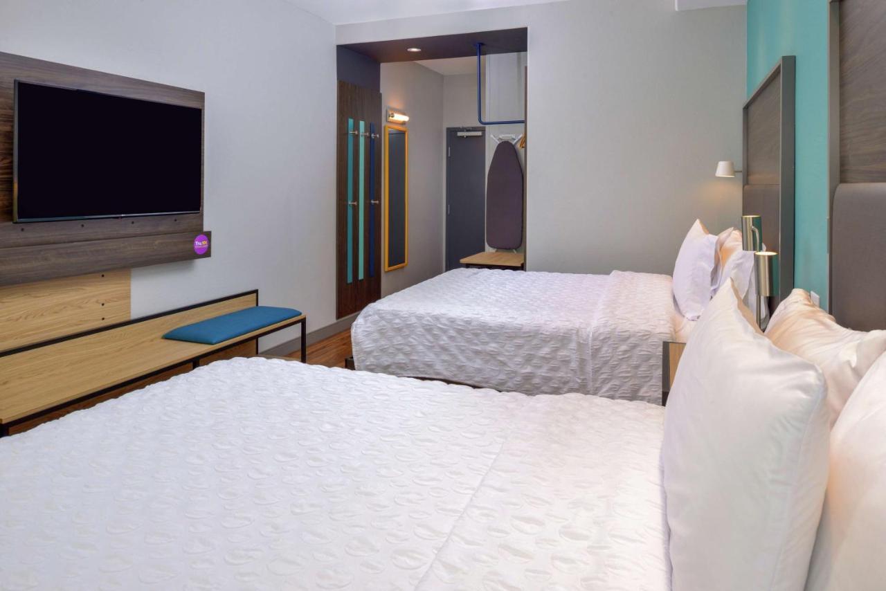 Queen Room with Two Queen Beds - Hearing Accessible at Tru by Hilton Coppell DFW Airport North