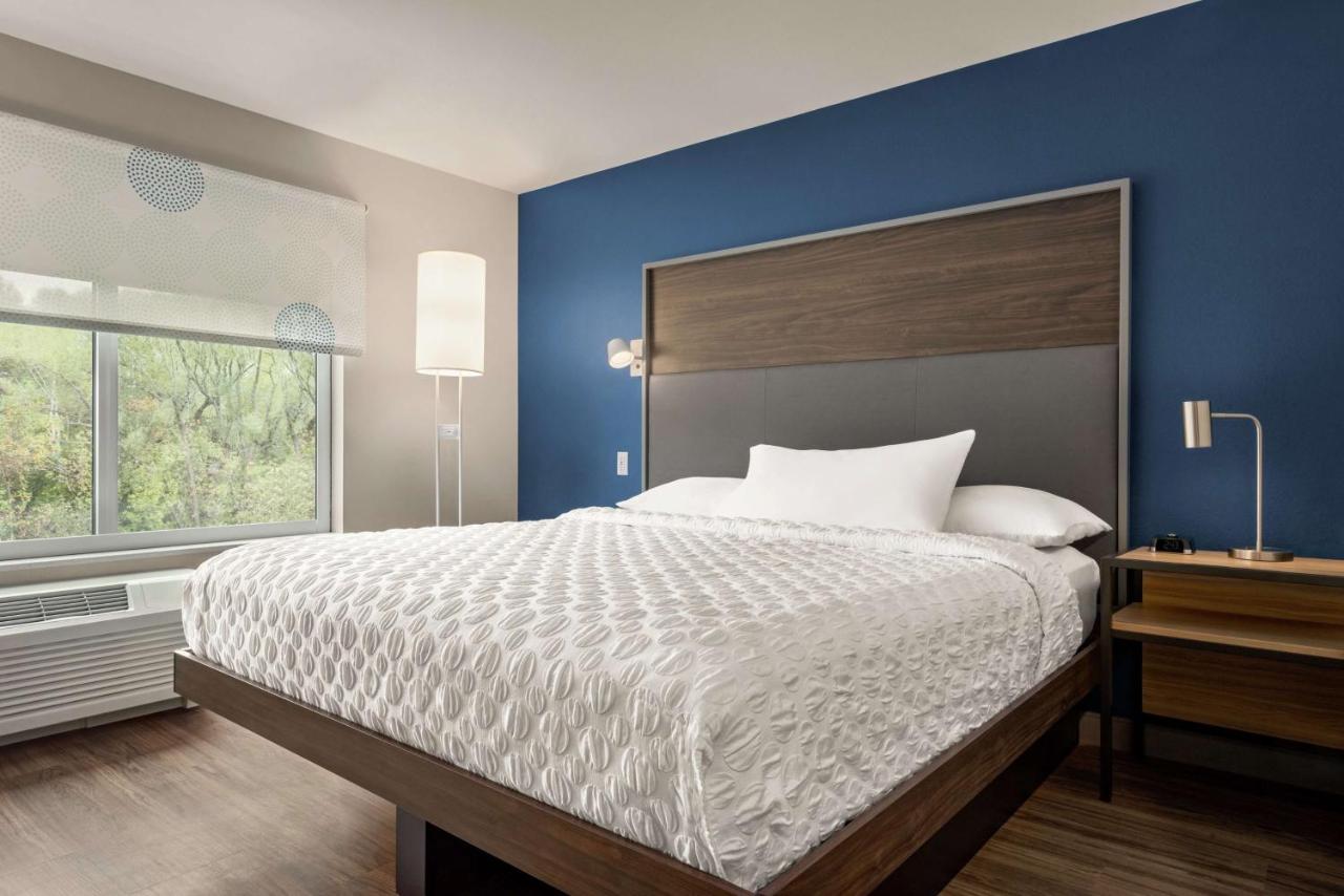 King Room - Hearing Accessible at Tru by Hilton Duluth Mall Area