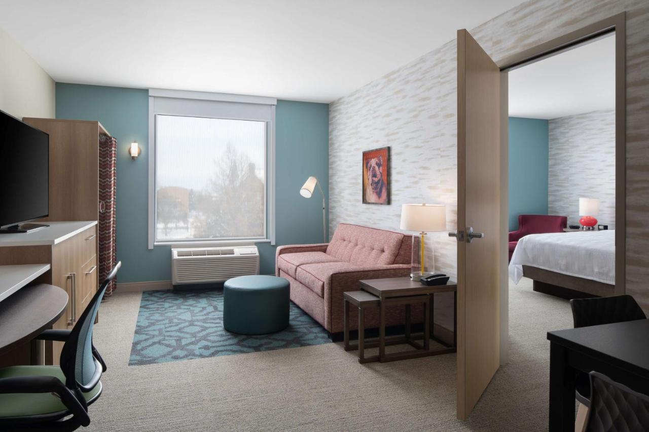 One-Bedroom King Suite - Non-Smoking at Home2 Suites by Hilton Des Moines at Drake University