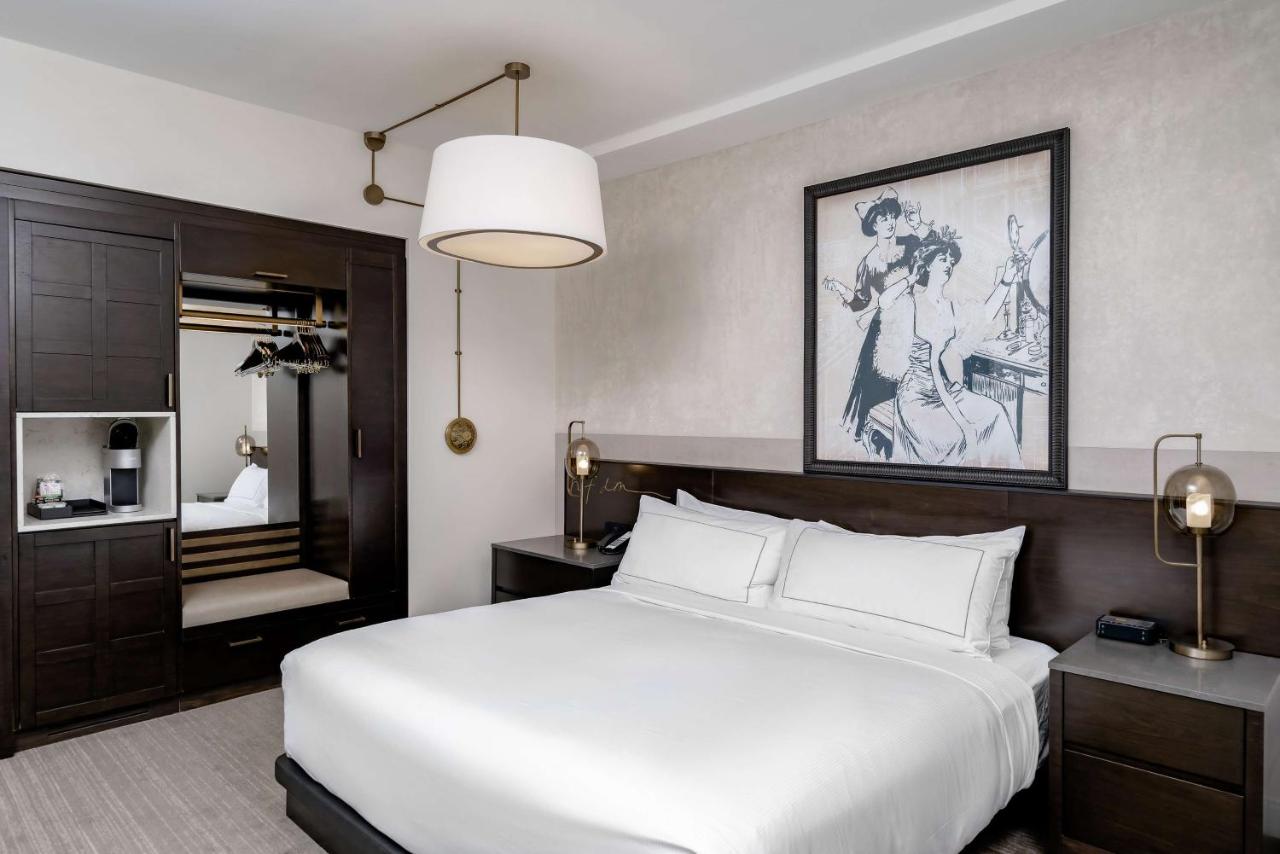 King Room - Mobility Accessible with Bathtub at Hotel Fort Des Moines, Curio Collection by Hilton