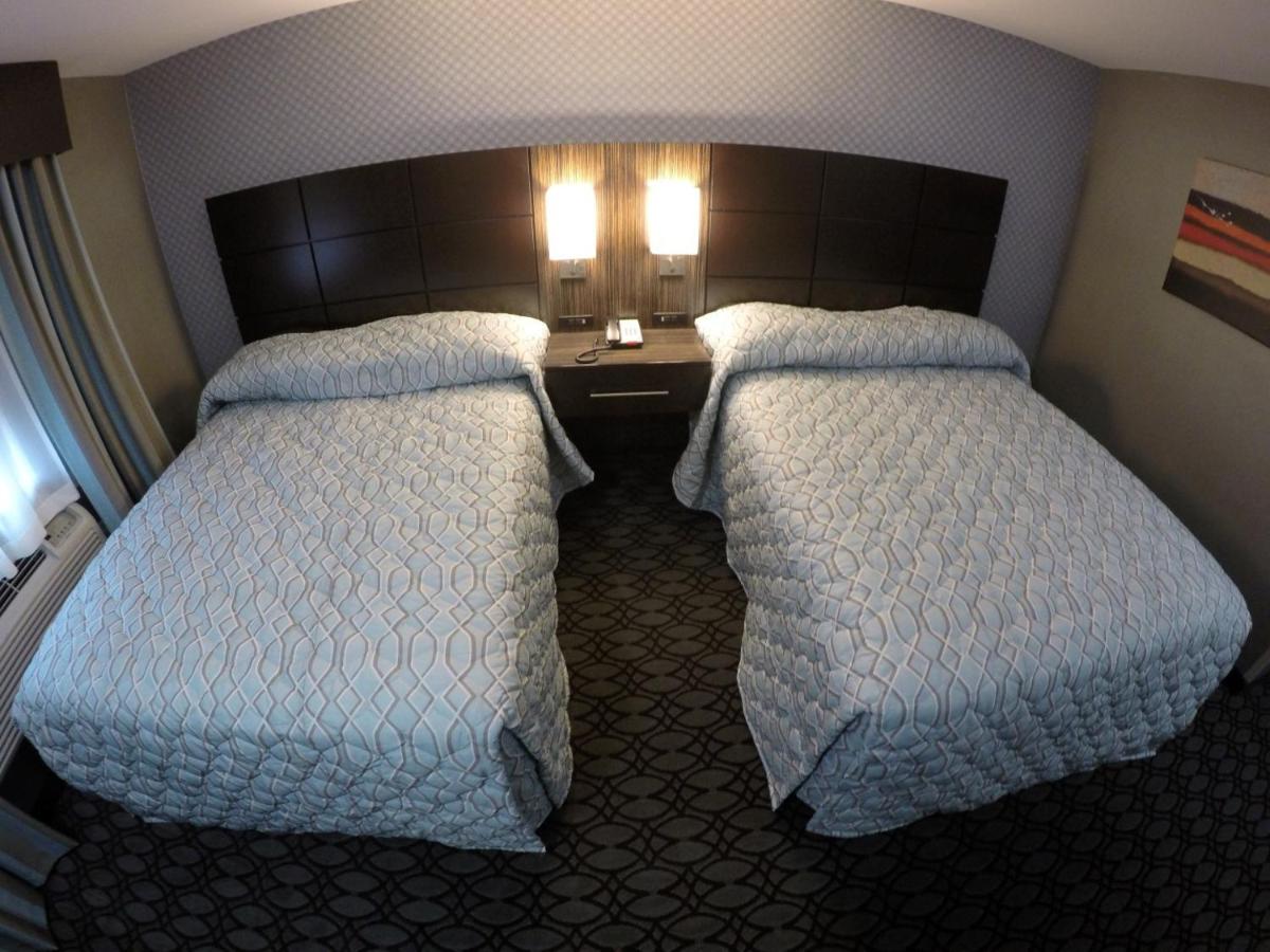 | Red Carpet Inn Elmwood