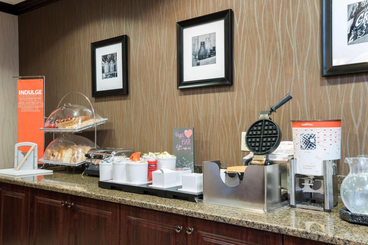 | Hampton Inn Detroit Roseville