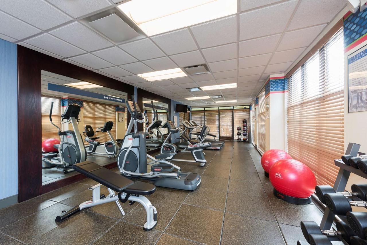 | Hampton Inn Detroit Roseville