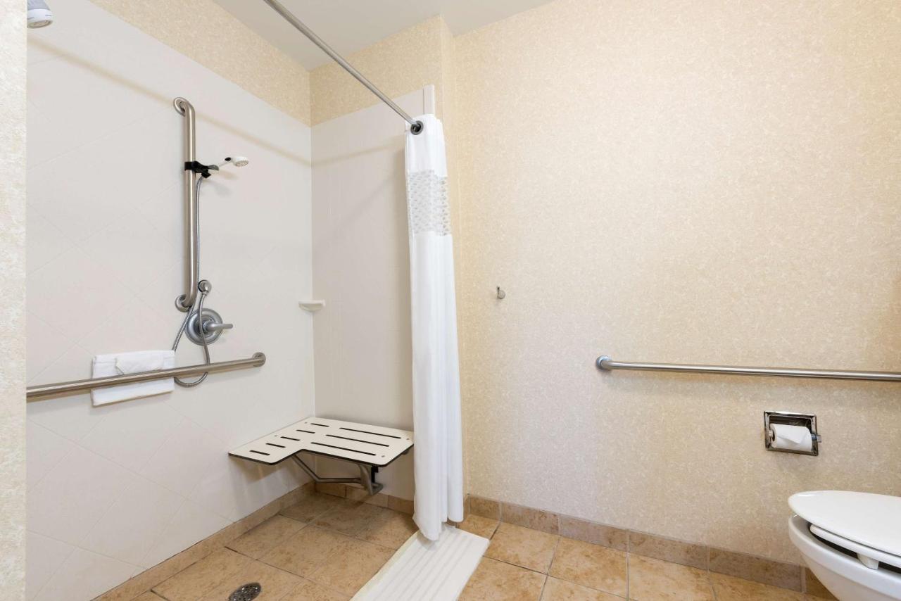 | Hampton Inn Detroit Roseville