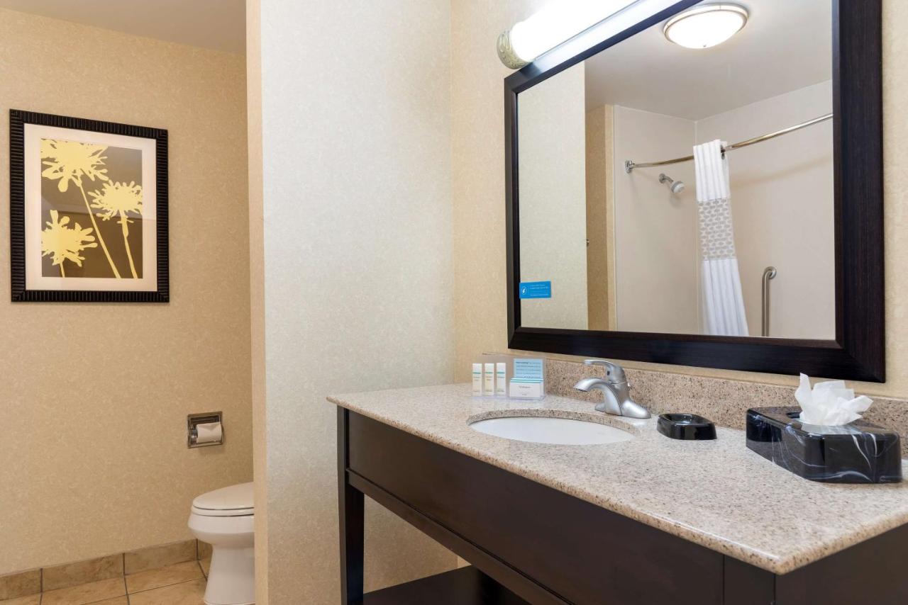 | Hampton Inn Detroit Roseville