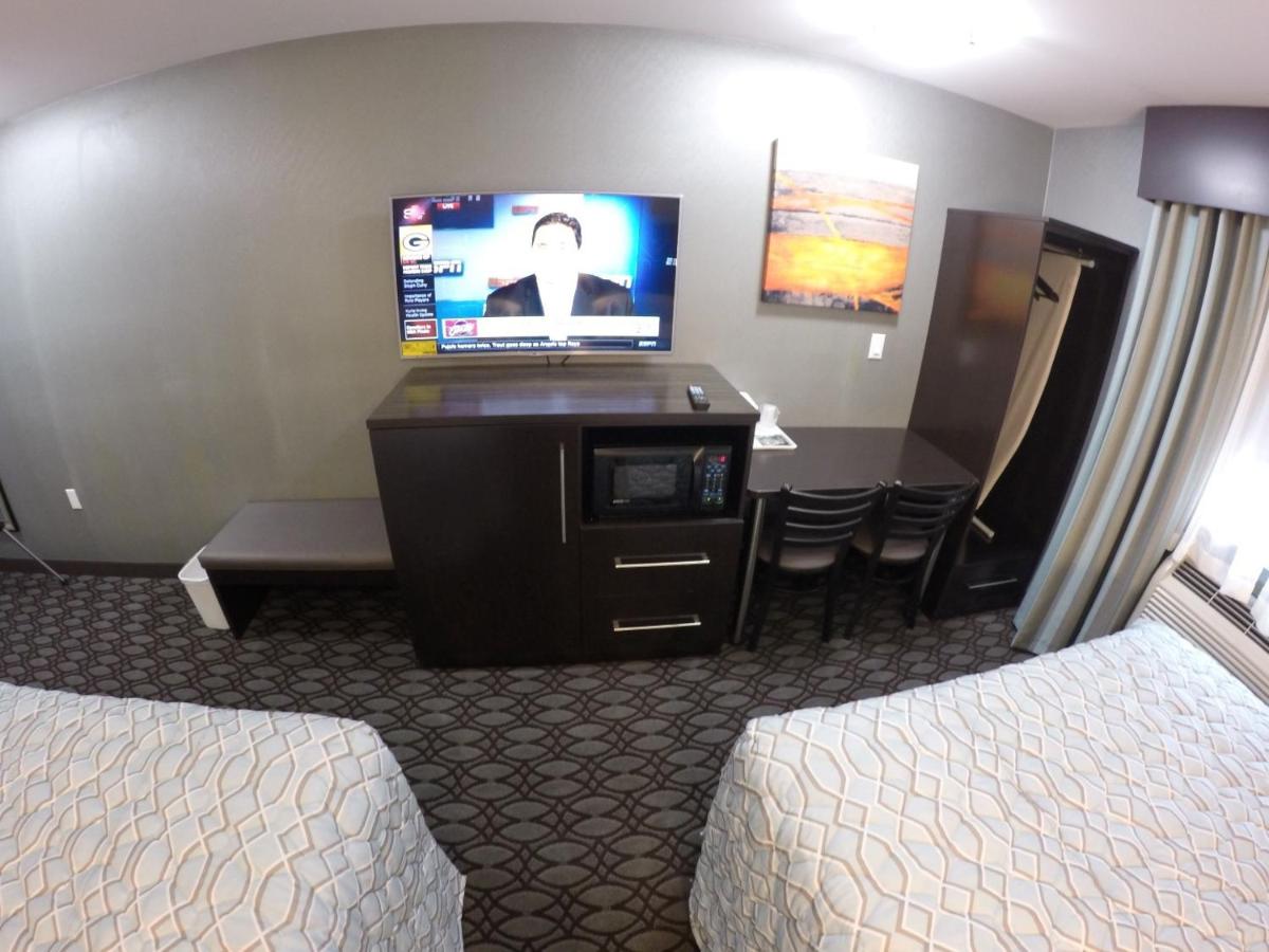  | Red Carpet Inn Elmwood