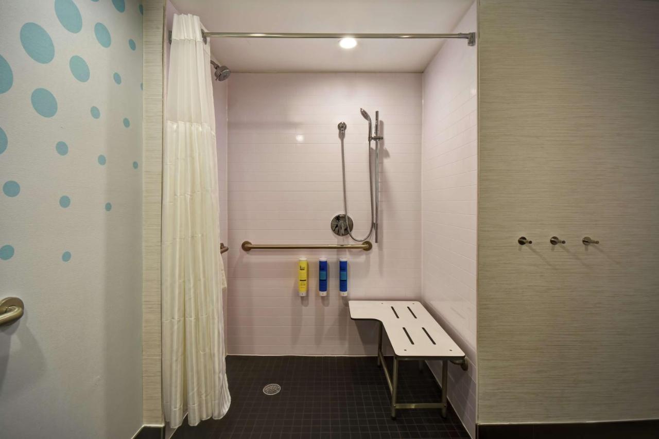 King Room - Mobility Accessible with Roll In Shower at Tru by Hilton Sterling Heights Detroit