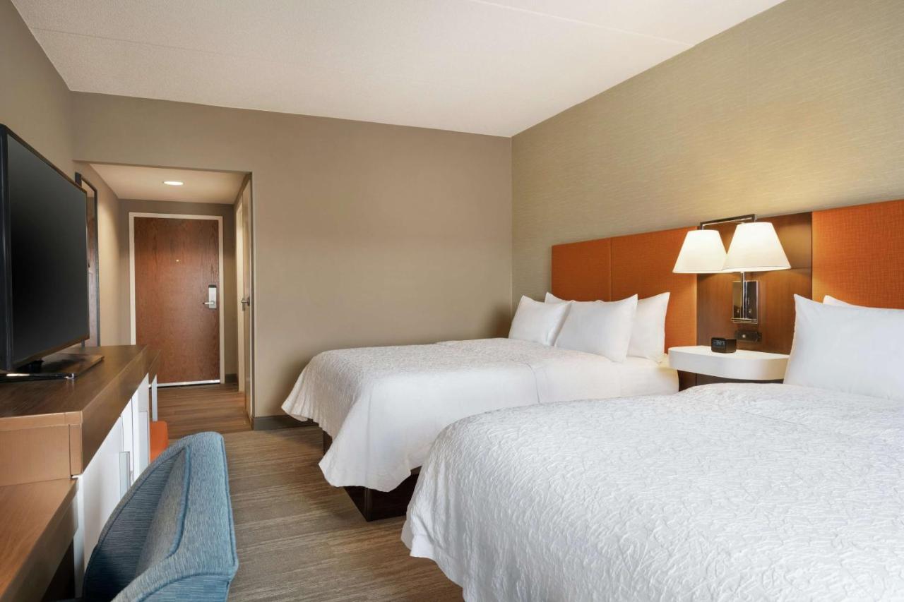 Queen Room at Hampton Inn & Suites Ephrata - Mountain Springs