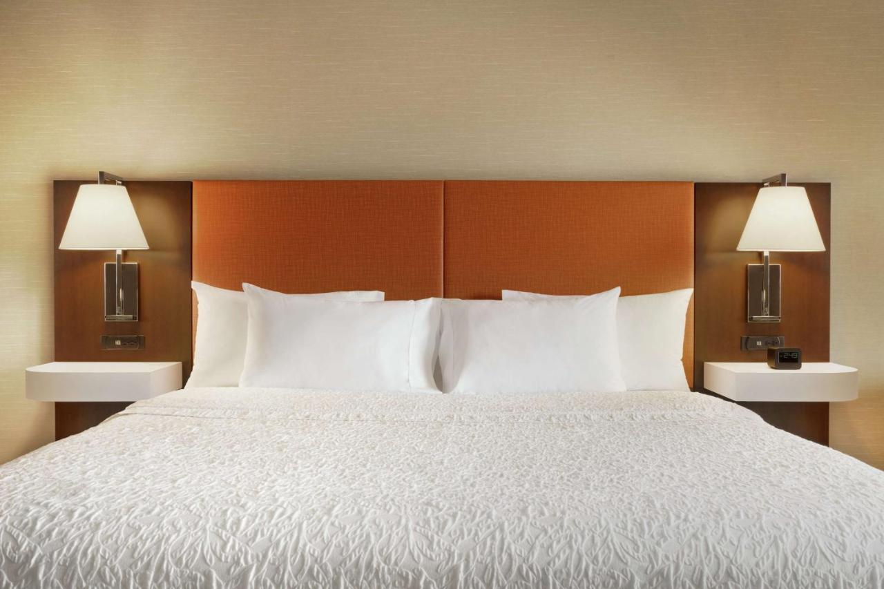 King Studio Suite with Sofabed- Hearing Accessible at Hampton Inn & Suites Ephrata - Mountain Springs
