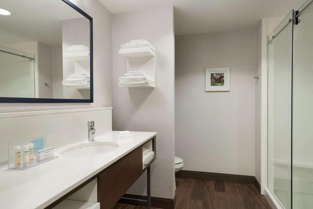 King Room at Hampton Inn & Suites Ephrata - Mountain Springs