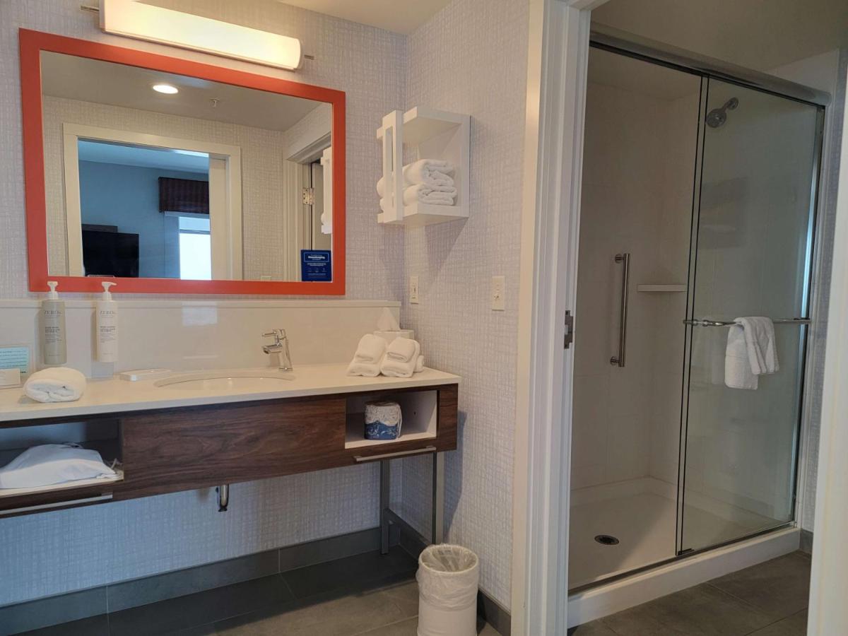 King Studio Suite - Non-Smoking at Hampton Inn & Suites Erie Bayfront