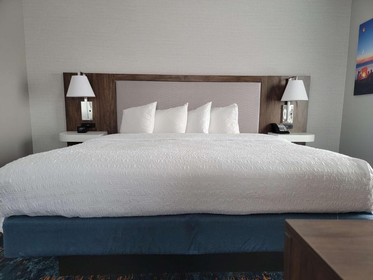 King Studio Suite - Non-Smoking at Hampton Inn & Suites Erie Bayfront