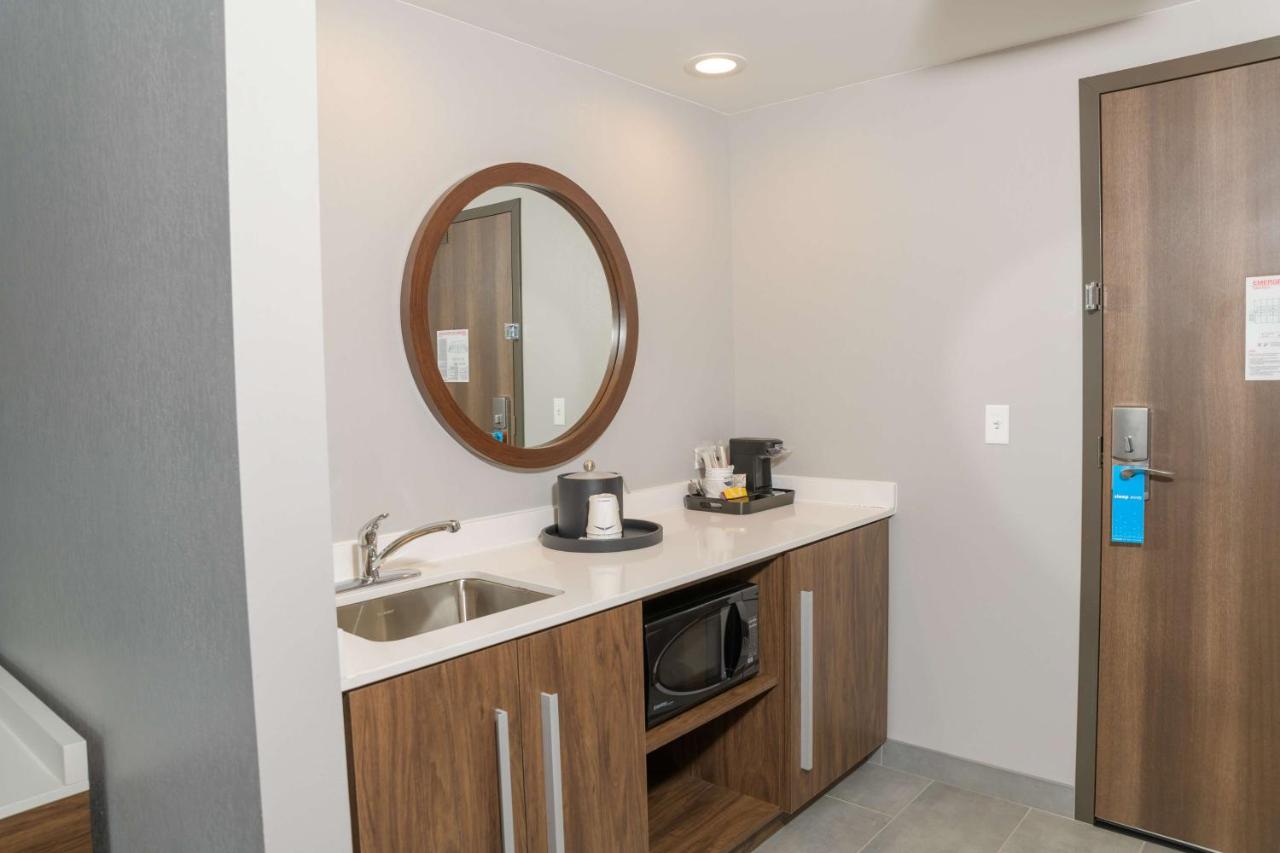 King Studio Suite - Non-Smoking at Hampton Inn & Suites Erie Bayfront