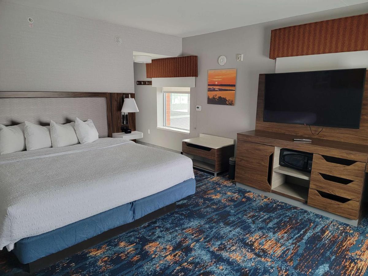 King Studio Suite - Non-Smoking at Hampton Inn & Suites Erie Bayfront