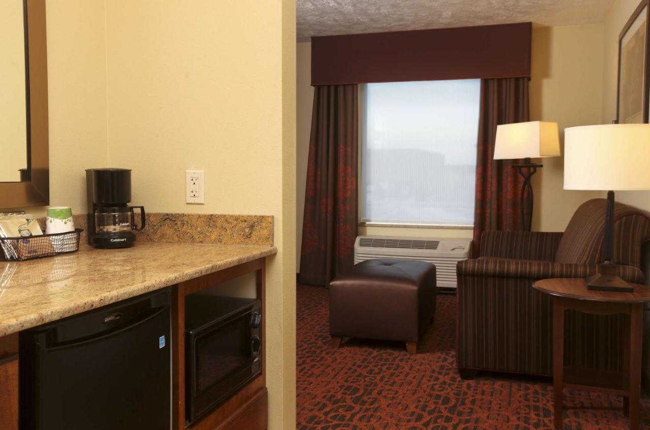 King Suite with Sofa Bed at Hampton Inn & Suites by Hilton Fargo Medical Center