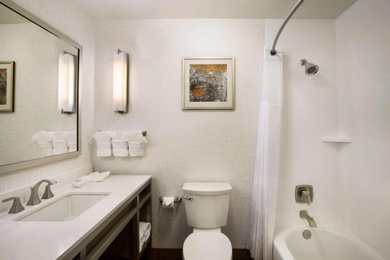 Double Room with Bathub at Hilton Garden Inn - Flagstaff