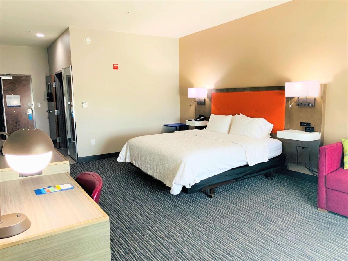 King Room - Disability Access/Non-Smoking at Hampton Inn Fort Stockton
