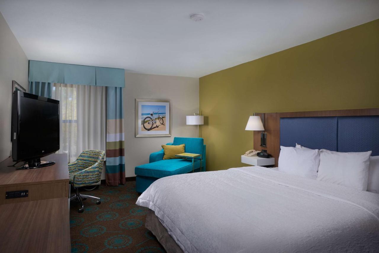King Room - Hearing Access with Bathtub/Non-Smoking at Hampton Inn Goldsboro NC